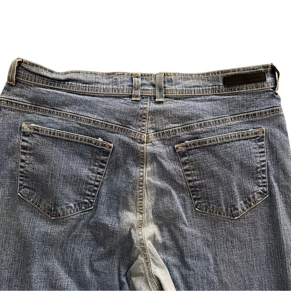 Gloria Vanderbilt Medium Blue Denim wash Jeans - Picture 3 of 6